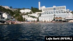 Gradske plaže u Neumu bile su prepune turista i 28. avgusta 2020 Photo: Lejla Sarić (RFE/RL)
