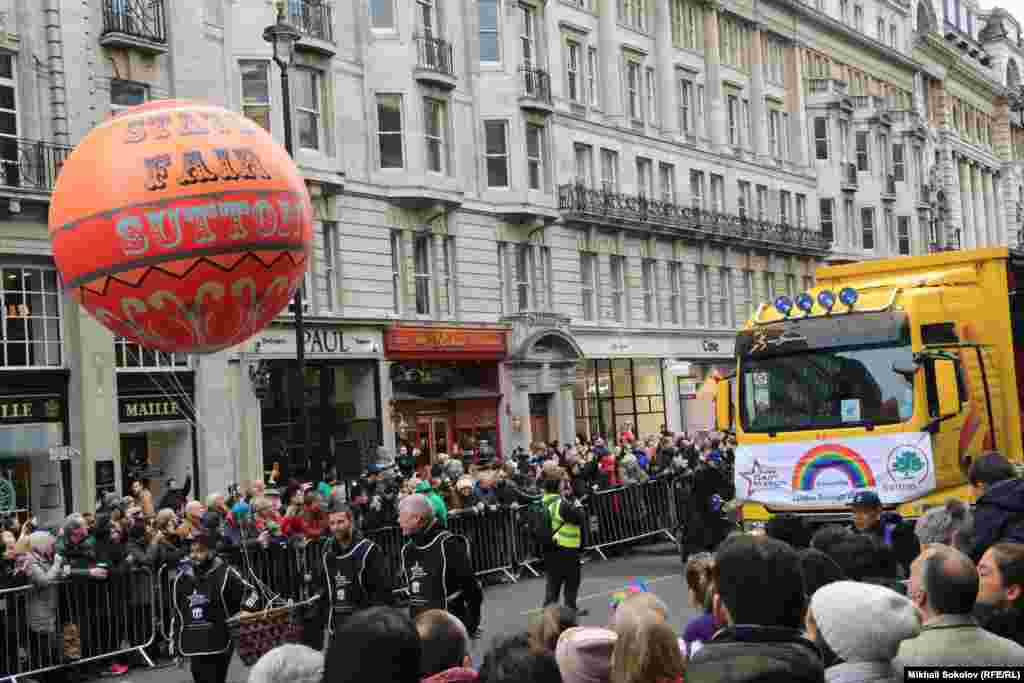 Лондонский новогодний парад 1 января 2017 г. 