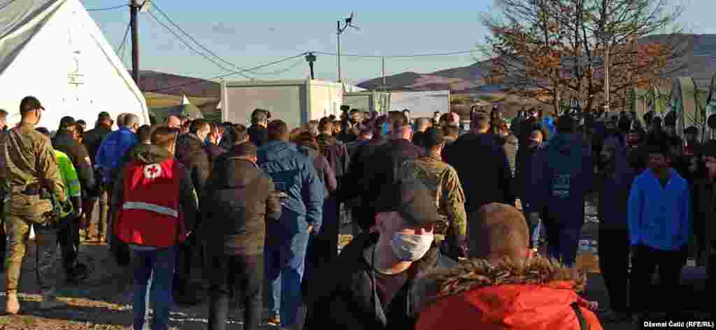 U Federaciji BiH, koja ima deset kantona, šest je prihvatnih centara za migrante i izbjeglice. ( Foto: Kamp "Lipa" 18 februara 2021.)