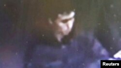 Кадр із камери спостереження з підозрюваним нападником, який поширила поліція Туреччини