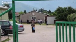 Izbjeglice i migranti napuštaju Salakovac Izbjeglice i migranti napuštaju Salakovac