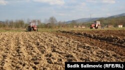 Malo se razmišlja o tome kako uvesti nove pristupe u poljoprivredi da bi negativni uticaji bili smanjeni