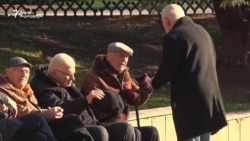 მოწყენილი მოხუცები მოწყენილი მოხუცები