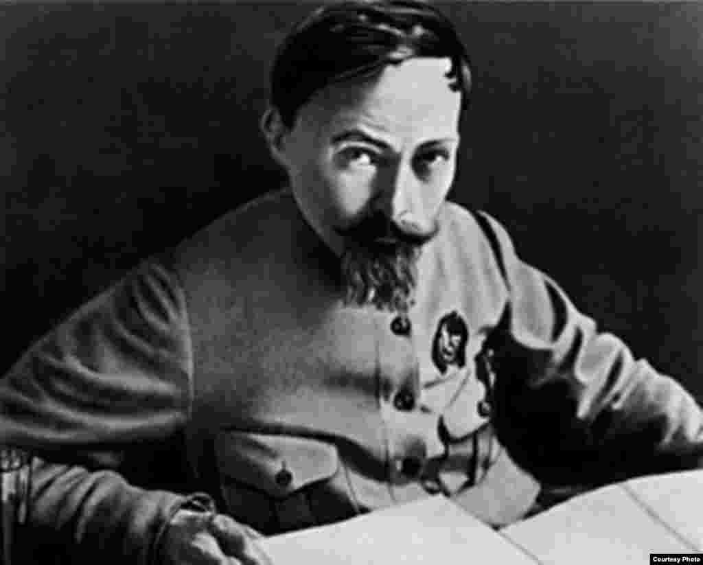 А таким был сам Феликс Дзержинский 