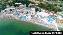 Капітальна споруда збудована з порушенням норм, просто на піску