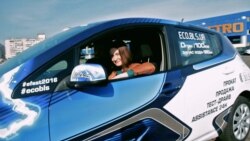 Сучасні еко-тренди: журналісти Радіо Свобода протестували електромобіль на дорогах Києва (відео) Сучасні еко-тренди: журналісти Радіо Свобода протестували електромобіль на дорогах Києва (відео)