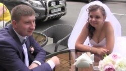 Донеччани не схвально ставляться до того, що президент не живе з дружиною Донеччани не схвально ставляться до того, що президент не живе з дружиною