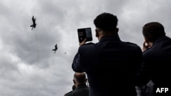 Нидерландские военные провожают F-16 на авиабазе Фолкель, иллюстративное фото