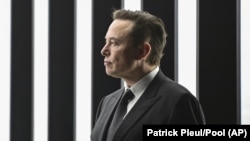 «Я просто стверджую, що без Starlink українські лінії зруйнувалися б, оскільки росіяни можуть глушити всі інші комунікації» – Ілон Маск