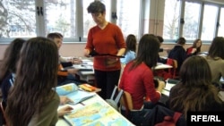 Prema oceni Fiskalnog saveta, zabrana zapošljavanja u javnom sektoru najviše se odrazila na pogoršanje kvaliteta usluga u prosveti i zdravstvu