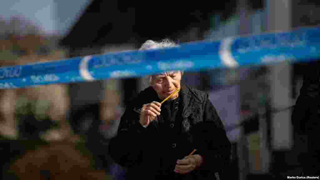 Mnogi su došli da odaju poštu žrtvama.