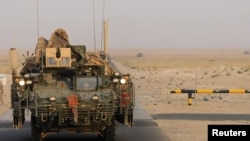 Американские войска пересекают границу Ирака. 16 августа 2010 г.