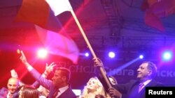 Milorad Dodik slavi rezultat referenduma na kome se preko 99 procenata izašlih u Republici Srpskoj izjasnilo da je za obilježavanje 9. januara kao dana tog entiteta