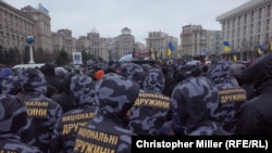 Izborni posmatrači: Članovi Nacionalne milicije na skupu u Kijevu