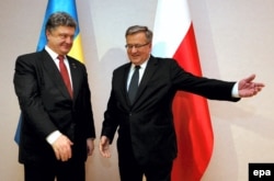 Президент України Петро Порошенко та президент Польщі Броніслав Коморовський. Краків, 27 січня 2015 року