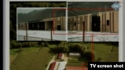 Optuženi i drugi N.N. pripadnici MUP-a i Vojske Republike Srpske terete se za ubistvo 1.313 civila u selu Kravica 1995. godine