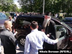 Iako SPC nije zvanično potvrdila da će Joanikije (na fotografiji) za mitropolita biti ustoličen u Cetinjskom manastiru, sama najava izazvala je buru reakcija u Crnoj Gori