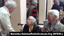 Голова Московської Гельсінської групи Людмила Алексеєва, яка зустрілася на конгресі з колишніми політв’язнями Василем Овсієнком та Євгеном Сверстюком