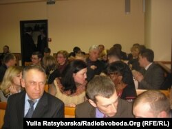 Віряни прийшли на суд підтримати члена своєї громади