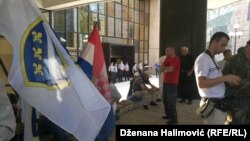Protest bivših boraca ispred Parlamenta FBiH, Sarajevo