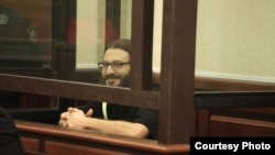 საბა სხვიტარიძე სასამართლოში. 2025 წლის 22 აპრილის ფოტო