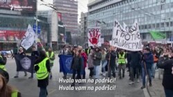 'Za bolju budućnost unuka': Penzioneri uz studente u protestu