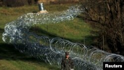 Slovenačka vojska postavlja žicu na granici sa Hrvatskom