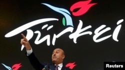 Čavušoglu je u četvrtak izjavio da niko ne može da ga spreči da ide na miting podrške Erdoganu u Holandiji