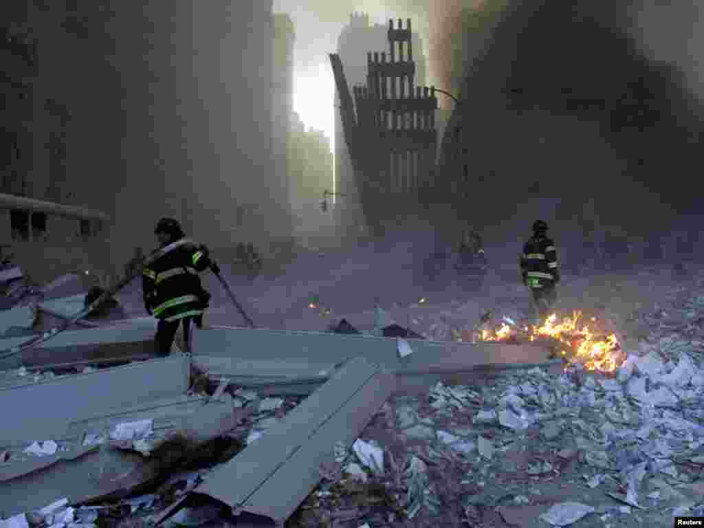 New York, 11.09.2001. arhivska fotografija Reuters / Peter Morgan