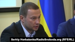 Як зазначає Павло Кириленко, неможливо встановити точну кількість у окупованих Маріуполі та Волновасі