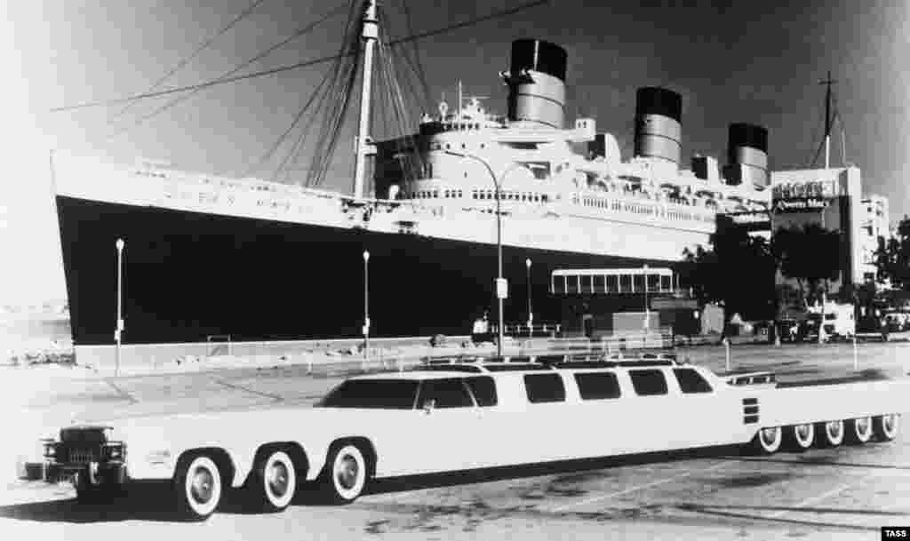 Подовжений лімузин, названий «Американська мрія», у 1985 році в Нью-Йорку. Джей Орберґ, який зробив це авто, створив також безліч культових автомобілів для кіно, в тому числі DeLorean із Back To The Future (Назад у майбутнє) і крилатий Batmobile. Цей лімузин пізніше подовжили ще на 12 метрів, до нього додали вертолітний майданчик. По тому покинуте авто прийшло в непридатний для використання стан, але зараз лімузин «реставрується тут, у США», написав сам Орберґ електронною поштою до Радіо Свобода