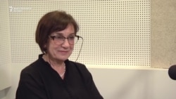 Vida Petrović Škero: Zid samoodbrane Kojine 'kafe družine' Vida Petrović Škero: Zid samoodbrane Kojine 'kafe družine'