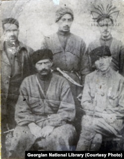 ქაქუცა ჩოლოყაშვილი და "შეფიცულთა რაზმი"