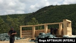 საქართველოს ხელისუფლების აგებული საგუშაგო სოფელ ჩორჩანაში, 2019 წლის აგვისტო.