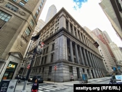 ფართობი: 204 კვადრატული მეტრი და 109 კვადრატული მეტრი