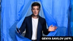 Владимир Зеленский на избирательном участке