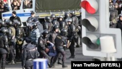 Силовики під час антикорупційного мітингу в Москві, 26 березня 2017 року