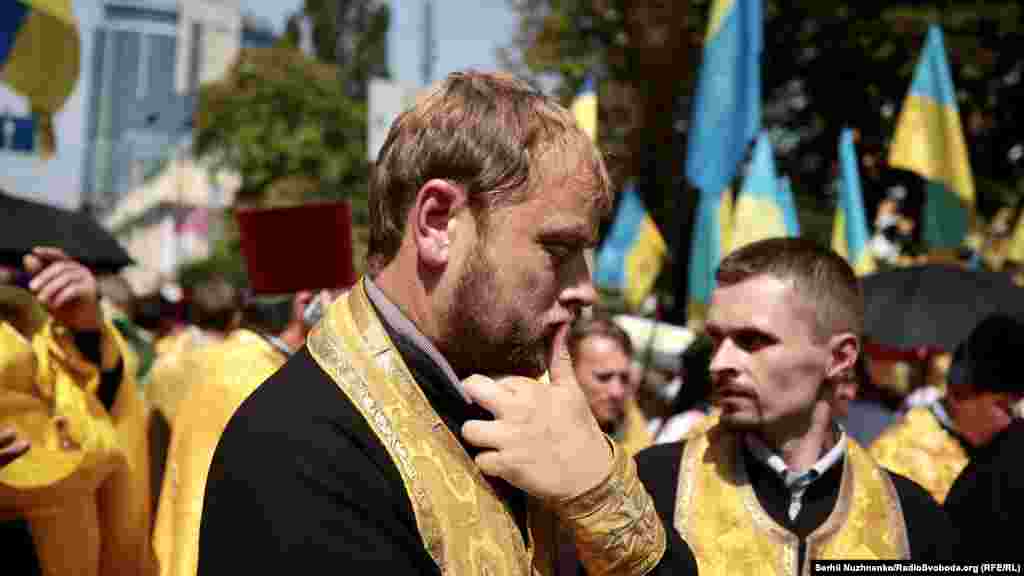 Цього року – 1030 років відтоді, як князь Володимир охрестив киян. Крім того, є додатковий ювілей: за певними історичними джерелами, 1040 років тому Володимир став великим Київським князем