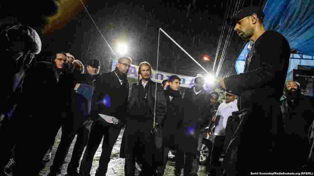 Популярними є різноманітні ігри. У понеділок, 14 вересня, вулиця Пушкіна буде заповнена хасидами, що гучно відзначатимуть прихід Нового 5776-го року