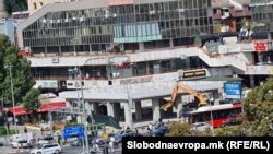 Уривање на дивоградбата кај Мавровка