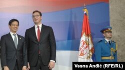 Ji "za oktavu jače" naglasio Vučiću da "Srbija ne može sedeti na dve stolice"