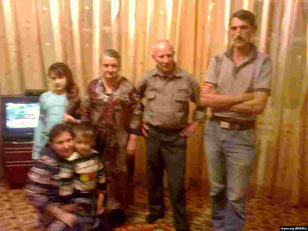 Семья из Кировского района, которую хотят выдворить из Крыма, 22 октября 2014 года