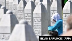 "Srebrenica je najdelikatnija tema u Srbiji. Svaki razgovor o genocidu u bilo kojoj formi izložen je žestokim napadima sa svih strana", kaže Ivan Đurić (Foto: Memorijalni centar Srebrenica - Potočari gde su sahranjene žrtve genocida)