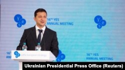 Президент України Володимир Зеленський виступає на форумі «Ялтинська європейська стратегія». Київ, 13 вересня 2019 року. 