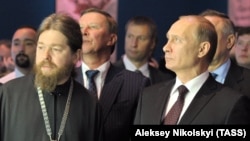 Епископ Тихон (Георгий Шевкунов) и президент России Владимир Путин