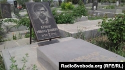 Могила Миколи Кічмара, Єреван, 9 травня 2012 року