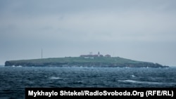 Insula Șerpilor are o importanță strategică în Marea Neagră, se află la 47 de km de Sulina, iar în funcție de ea s-au calculat apele teritoriale românești.