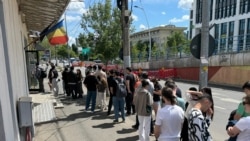 Visoka izlaznost na 'kritičnim' predsjedničkim izborima u Rumuniji Visoka izlaznost na 'kritičnim' predsjedničkim izborima u Rumuniji