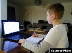 Unija srednjoškolaca Severne Makedonije upozorila je da onlajn nastava ne može postati zamena za sve aspekte obrazovnog procesa.