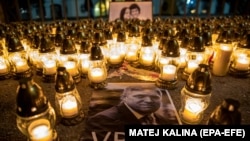 Sveće za ubijenog novinara u Bratislavi 